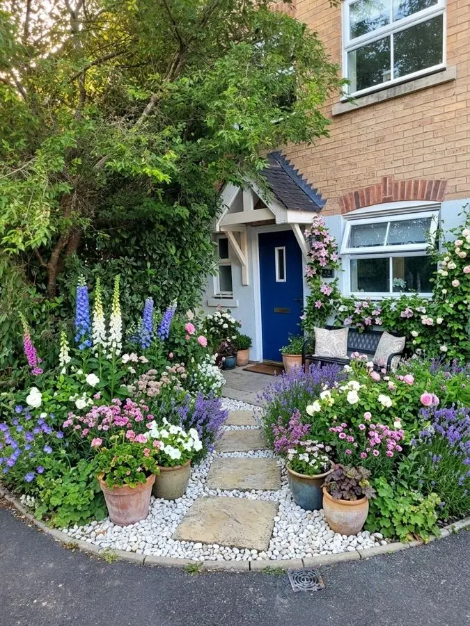 Cottage front garden, redesigned