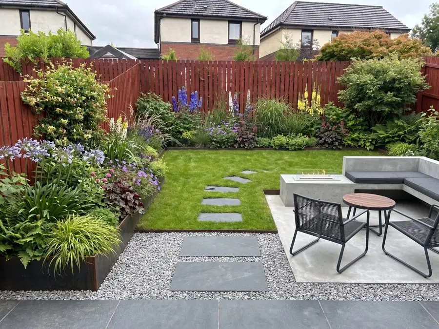 Stepping slabs, a lawn and an outdoor sofa, designed with the app